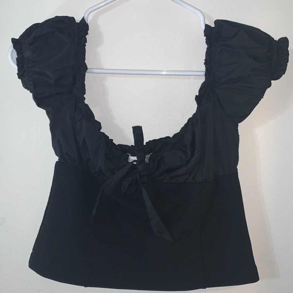 Tie front puff sleeve black crop top